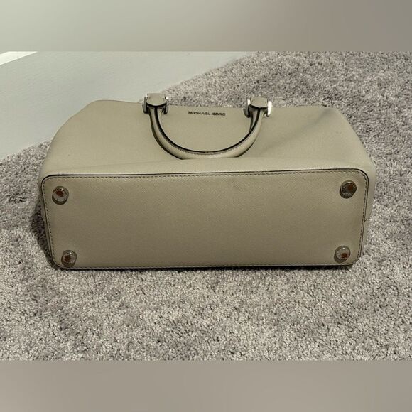 Authentic Michael Kors Handbag with Crossbody Strap - Picture 10 of 15